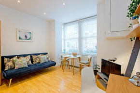 Calabria 2 - Cosy apartment London